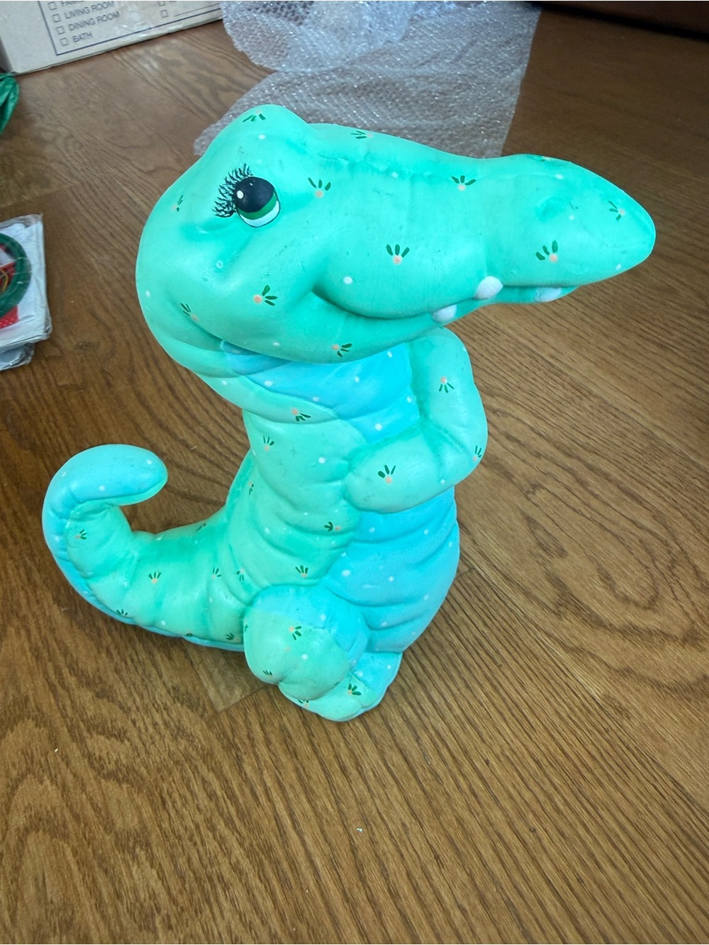 Vintage ceramic hand painted alligator / crocodile